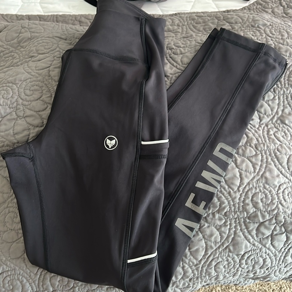 Alpha Forward Leggings